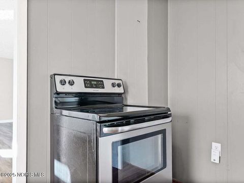 Tiny photo for 5404 Harschel Drive, Toledo, OH 43623 (MLS # 10000715)