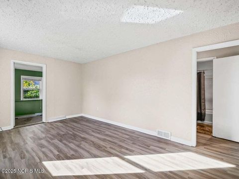 Tiny photo for 5404 Harschel Drive, Toledo, OH 43623 (MLS # 10000715)