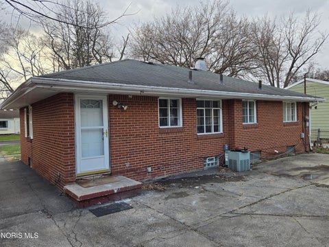 Tiny photo for 744 Cuthbert Road, Toledo, OH 43607 (MLS # 10012851)