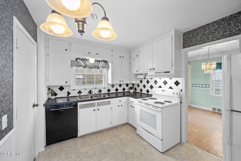 Tiny photo for 2207 Marlow Road, Toledo, OH 43613 (MLS # 10004332)