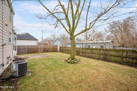 Tiny photo for 2207 Marlow Road, Toledo, OH 43613 (MLS # 10004332)