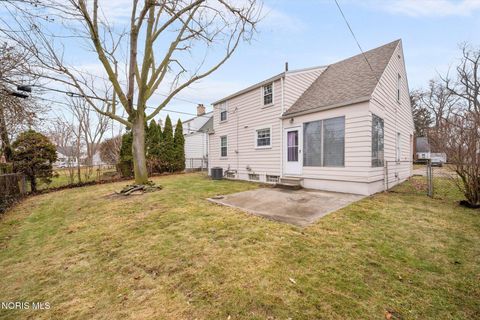 Tiny photo for 2207 Marlow Road, Toledo, OH 43613 (MLS # 10004332)