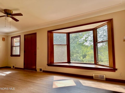Tiny photo for 6411 Hilltop Lane, Maumee, OH 43537 (MLS # 10010991)