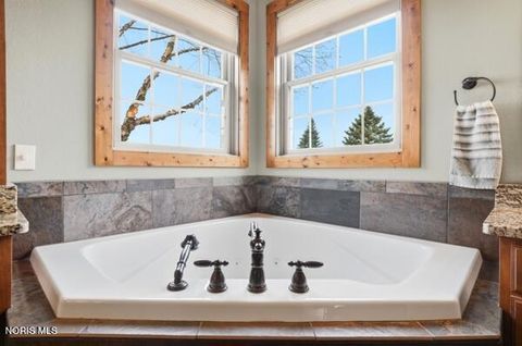 Tiny photo for 4754 Holt Road, Sylvania, OH 43560 (MLS # 10006544)