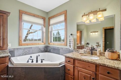 Tiny photo for 4754 Holt Road, Sylvania, OH 43560 (MLS # 10006544)