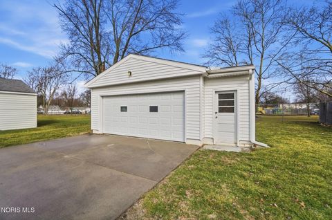 Tiny photo for 120 W Melrose Avenue, Findlay, OH 45840 (MLS # 10004904)