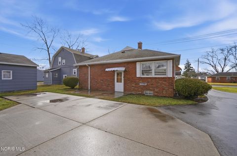 Tiny photo for 120 W Melrose Avenue, Findlay, OH 45840 (MLS # 10004904)