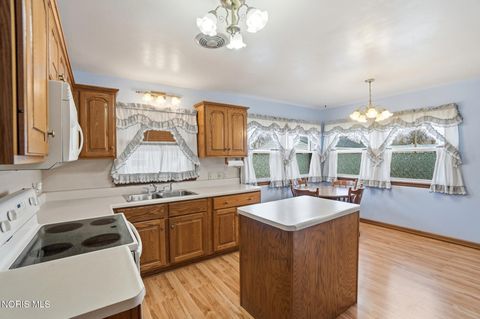 Tiny photo for 120 W Melrose Avenue, Findlay, OH 45840 (MLS # 10004904)