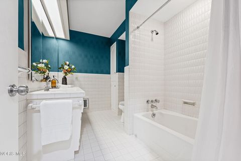 Tiny photo for 4025 Sherwood Forest Manor Road #Apt 4, Toledo, OH 43623 (MLS # 10007179)