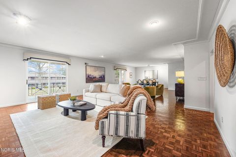 Tiny photo for 4025 Sherwood Forest Manor Road #Apt 4, Toledo, OH 43623 (MLS # 10007179)