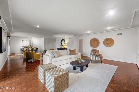 Tiny photo for 4025 Sherwood Forest Manor Road #Apt 4, Toledo, OH 43623 (MLS # 10007179)