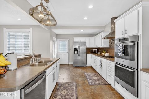 Tiny photo for 626 Corey Street, Maumee, OH 43537 (MLS # 10004570)