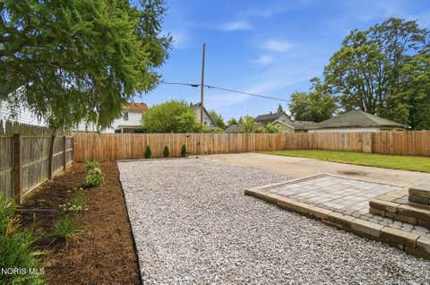 Tiny photo for 815 Woodsdale Avenue, Toledo, OH 43609 (MLS # 10011774)