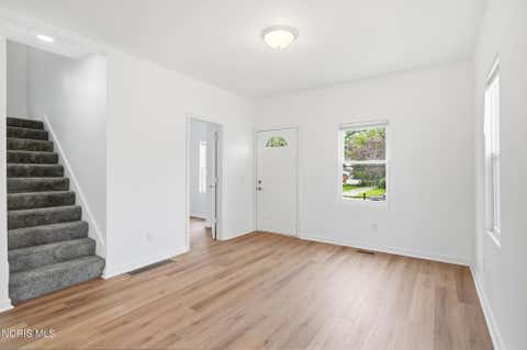 Tiny photo for 815 Woodsdale Avenue, Toledo, OH 43609 (MLS # 10011774)