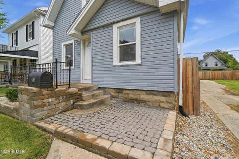 Tiny photo for 815 Woodsdale Avenue, Toledo, OH 43609 (MLS # 10011774)
