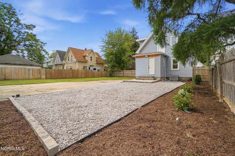Tiny photo for 815 Woodsdale Avenue, Toledo, OH 43609 (MLS # 10011774)