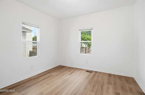 Tiny photo for 815 Woodsdale Avenue, Toledo, OH 43609 (MLS # 10011774)