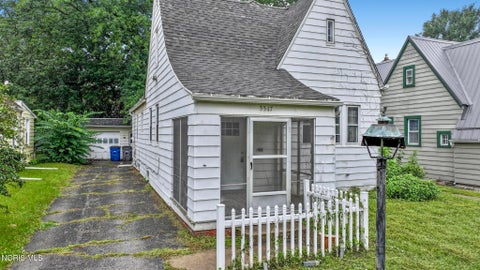 Tiny photo for 3317 Northwood Avenue, Toledo, OH 43606 (MLS # 10013565)