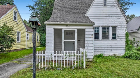 Tiny photo for 3317 Northwood Avenue, Toledo, OH 43606 (MLS # 10013565)