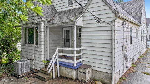 Tiny photo for 3317 Northwood Avenue, Toledo, OH 43606 (MLS # 10013565)