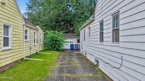 Tiny photo for 3317 Northwood Avenue, Toledo, OH 43606 (MLS # 10013565)