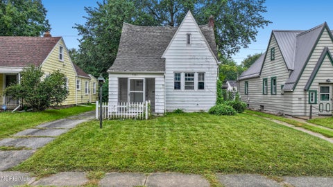 Photo of 3317 Northwood Avenue, Toledo, OH 43606 (MLS # 10013565)