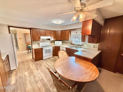 Tiny photo for 26810 Woodland Court, Millbury, OH 43447 (MLS # 10005409)