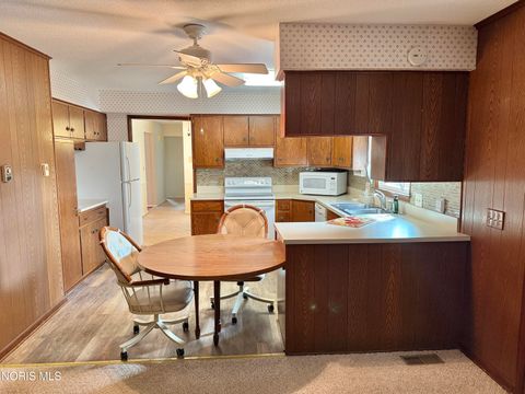 Tiny photo for 26810 Woodland Court, Millbury, OH 43447 (MLS # 10005409)