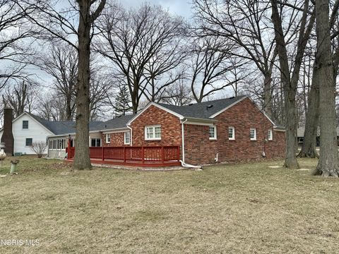 Tiny photo for 26810 Woodland Court, Millbury, OH 43447 (MLS # 10005409)