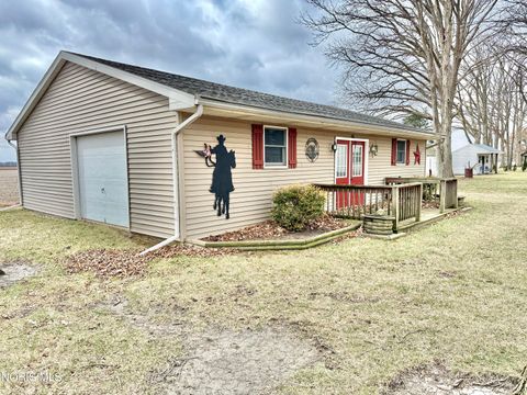 Tiny photo for 26810 Woodland Court, Millbury, OH 43447 (MLS # 10005409)