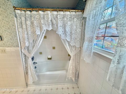 Tiny photo for 26810 Woodland Court, Millbury, OH 43447 (MLS # 10005409)