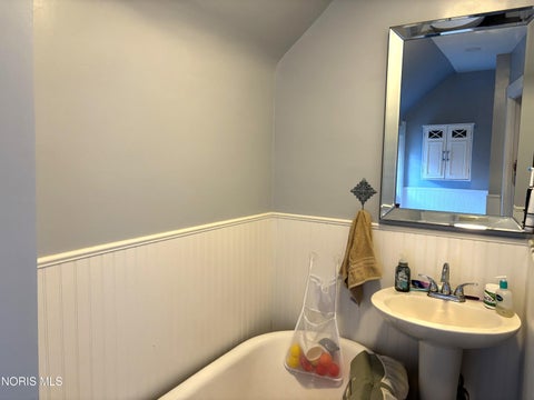 Tiny photo for 139 Bergin Street, Rossford, OH 43460 (MLS # 10009020)