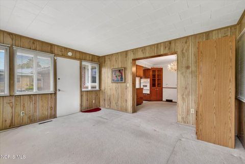 Tiny photo for 3555 Victory Avenue, Toledo, OH 43607 (MLS # 10007995)