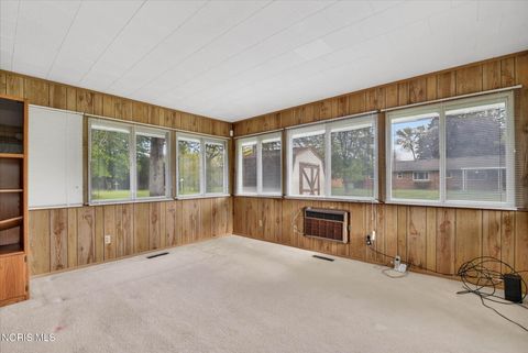 Tiny photo for 3555 Victory Avenue, Toledo, OH 43607 (MLS # 10007995)