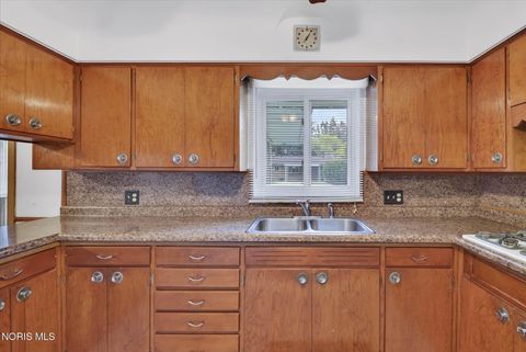 Tiny photo for 3555 Victory Avenue, Toledo, OH 43607 (MLS # 10007995)