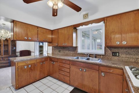 Tiny photo for 3555 Victory Avenue, Toledo, OH 43607 (MLS # 10007995)