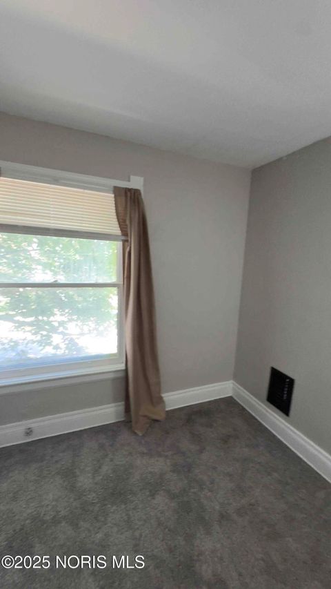 Tiny photo for 121 Machen Street, Toledo, OH 43620 (MLS # 10000795)