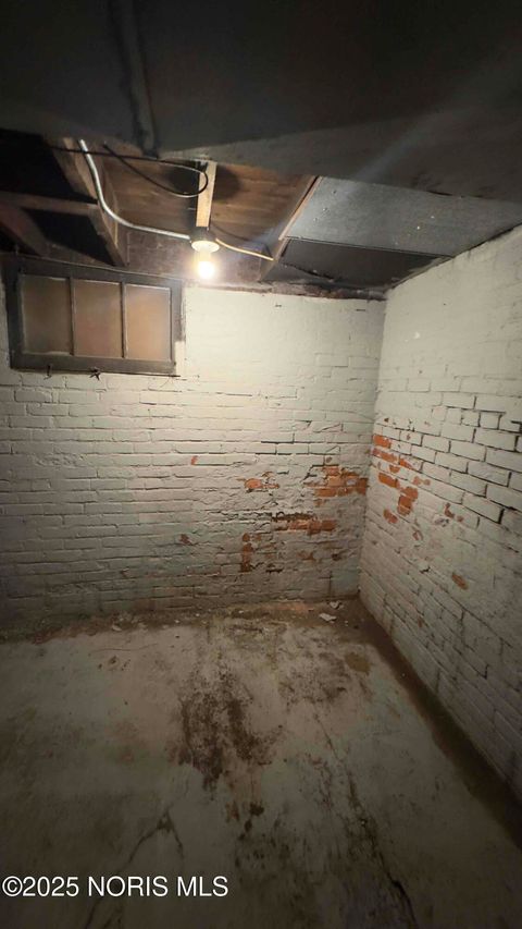 Tiny photo for 121 Machen Street, Toledo, OH 43620 (MLS # 10000795)