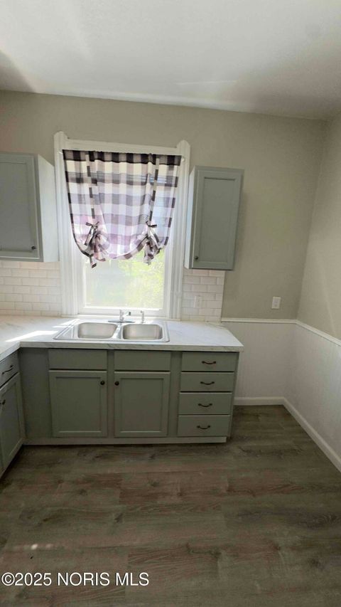 Tiny photo for 121 Machen Street, Toledo, OH 43620 (MLS # 10000795)