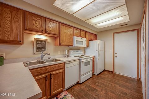 Tiny photo for 3520 Bayberry Place, Oregon, OH 43616 (MLS # 10005883)