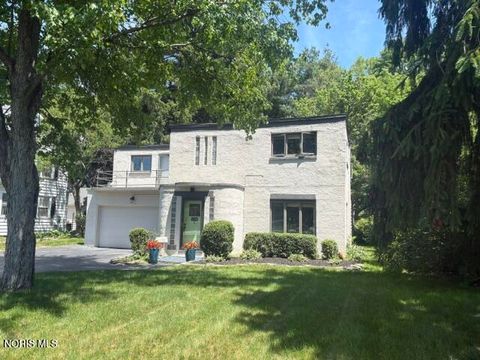 Tiny photo for 3336 Indian Road, Ottawa Hills, OH 43606 (MLS # 10008432)