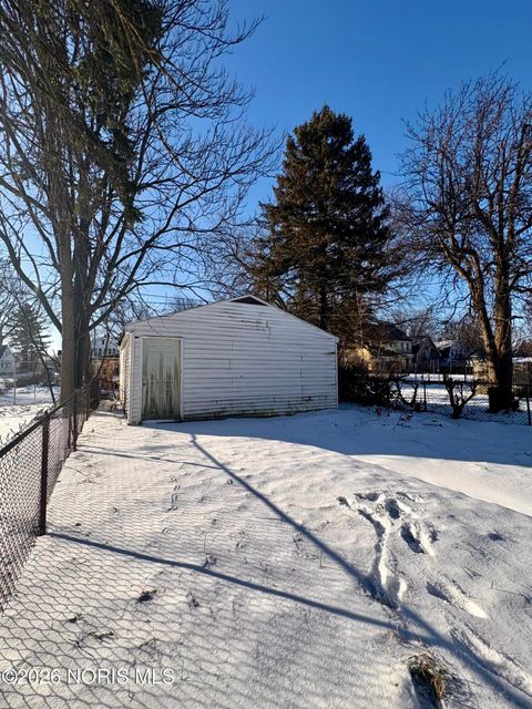 Tiny photo for 1418 Yates Street, Toledo, OH 43608 (MLS # 10003451)