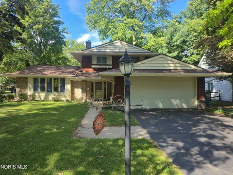 Photo of 6838 Gettysburg Drive, Sylvania, OH 43560 (MLS # 10013647)