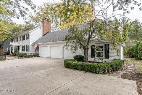 Tiny photo for 60 Back Bay Road, Bowling Green, OH 43402 (MLS # 10014295)