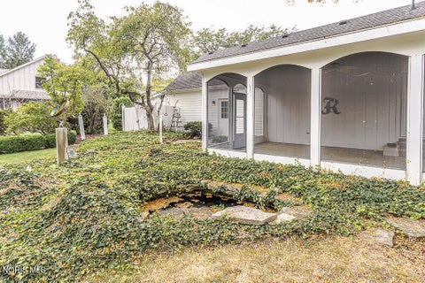 Tiny photo for 60 Back Bay Road, Bowling Green, OH 43402 (MLS # 10014295)