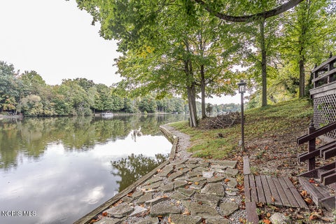 Tiny photo for 60 Back Bay Road, Bowling Green, OH 43402 (MLS # 10014295)