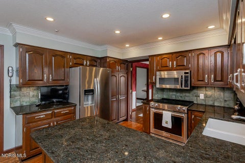 Tiny photo for 60 Back Bay Road, Bowling Green, OH 43402 (MLS # 10014295)