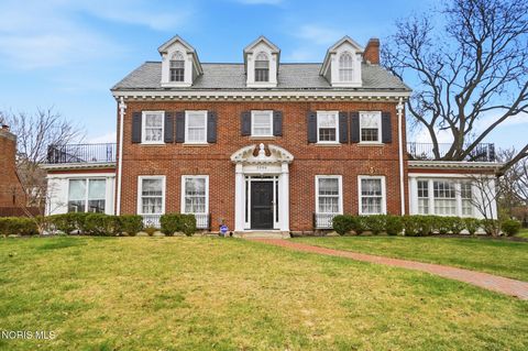 Photo of 2006 Mount Vernon Avenue, Toledo, OH 43607 (MLS # 10005739)