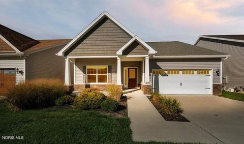 Photo of 4736 Lakeside Drive, Maumee, OH 43537 (MLS # 10004152)