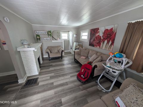 Tiny photo for 4037 Packard Road, Toledo, OH 43612 (MLS # 10007783)
